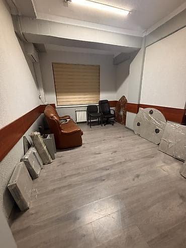 red centr: Аренда офисов, 80 м², В жилом комплексе, С отдельным входом, С отдельным сан узлом, 1 линия — 3