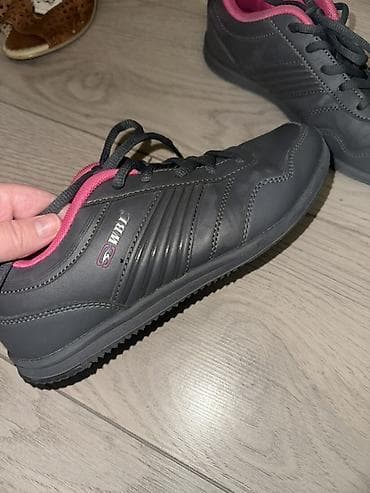 Кроссовки, 37, 36.5, 37.5, Новый, цвет - Серый, Платная доставка, Самовывоз