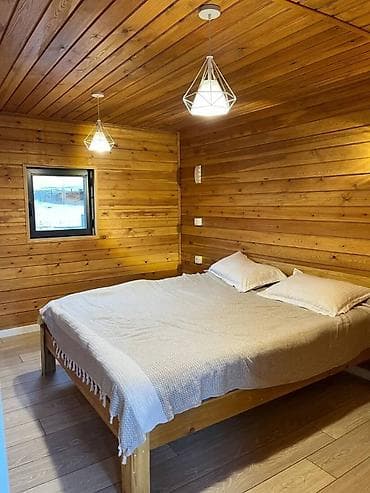 сдам теплый гараж: А‑фрейм домики и юрты - Планировка: два уровня. На первом — гостиная — 2