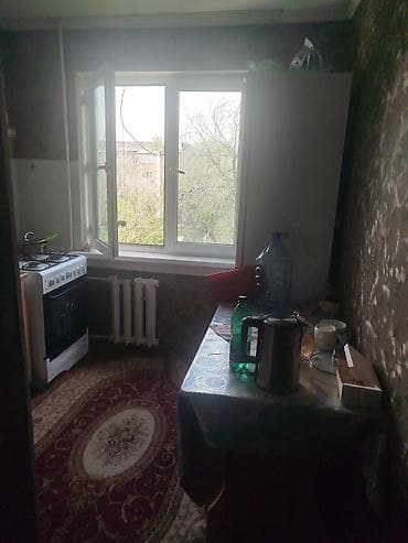 бассейн большой: Сдаётся просторная комната в квартире. Описание: - Светлая комната — 10