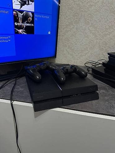 Sony PS4 FAT ПРОШИТАЯ HEN 12.52 В комплекте 2 джойстика и все