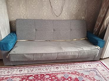 Прямой диван, Б/у — 2