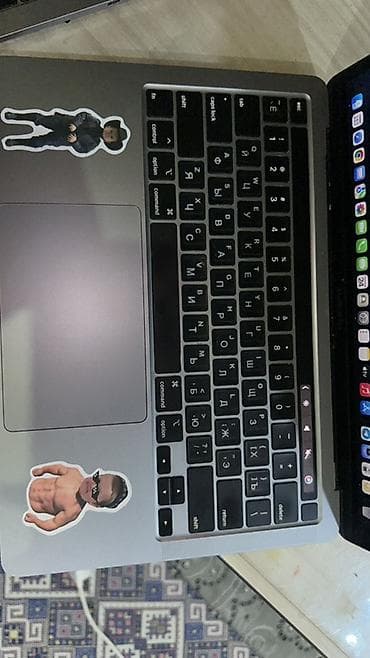 MacBook Pro 13" (2020, 4 порта Thunderbolt 3) в хорошем состоянии — 3