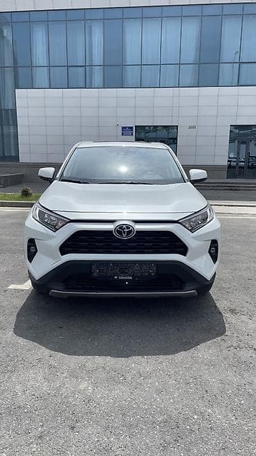 Toyota: Toyota RAV4: 2024 г., 2 л, Бензин, Кроссовер — 1