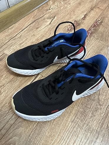 Мырзалардын бут кийими: Эркектердин кроссовкасы, 38, 38.5, Nike, Колдонулган, түсү - Кара, Өзү алып кетүү — 2