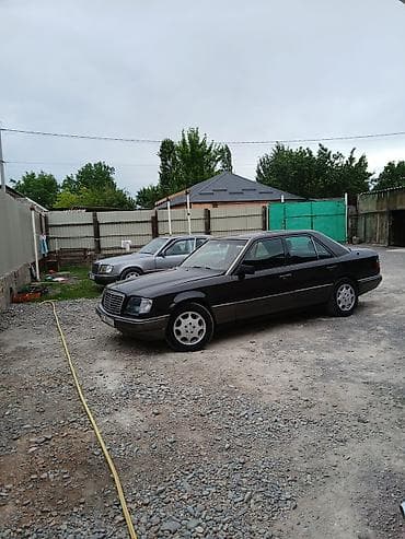гаечные ключи: Mercedes-Benz W124: 1944 г., Седан — 2