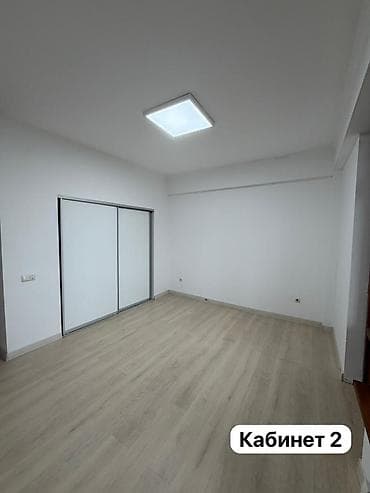тыныстанова киевская: Аренда офисов, 148 м², В жилом комплексе, 1 линия, С оборудованием, С отдельной кухней — 2