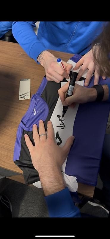 levis джинсы: Футбольная футболка Joma с автографами игроков Muras United (Manas — 3