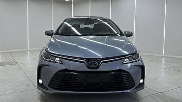 Toyota Corolla: 2021 г., 1.8 л, Вариатор, Гибрид, Седан