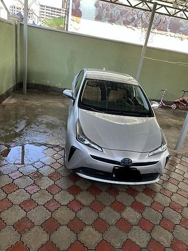 prius v: Toyota Prius: 2021 г., Вариатор, Гибрид, Хэтчбэк — 2