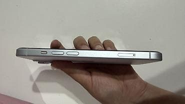 iphone dr: IPhone 15, 128 ГБ, Серебристый — 3