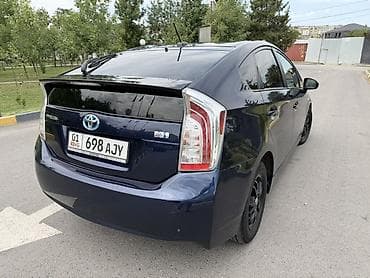 Продажа авто: Toyota Prius: 2015 г., 1.8 л, Автомат, Гибрид, Хэтчбэк — 3