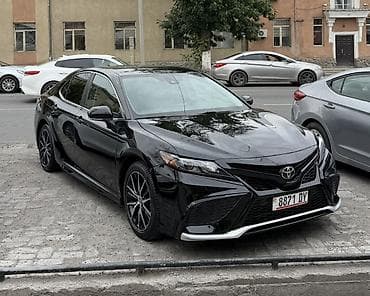Toyota Camry: 2022 г., 2.5 л, Автомат, Бензин, Седан