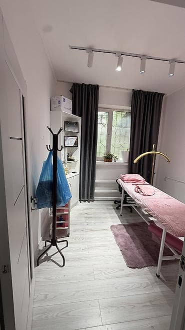 помошник парикмахера: Аренда кабинетов в салонах красоты, 11 м², Для бровиста, Для визажиста, Для лешмейкера — 3