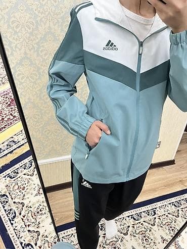 Спортивный костюм adidas (куртка + брюки) - Верх: легкая ветровка на