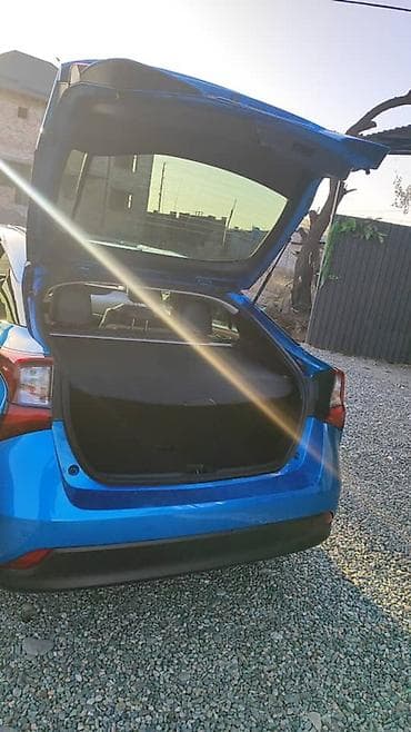 lada 4x4: Toyota Prius: 2020 г., 1.8 л, Гибрид — 8