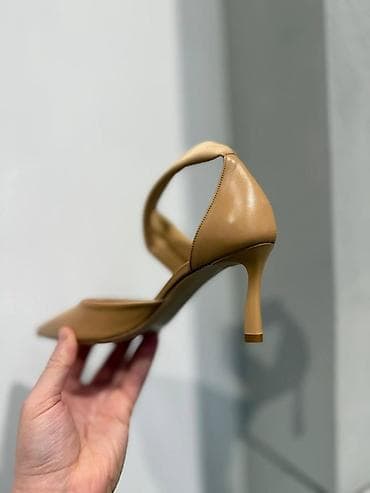 pull and beer: Босоножки-туфли на каблуке из Италии бежевые (нюд) - Модель: закрытый — 2