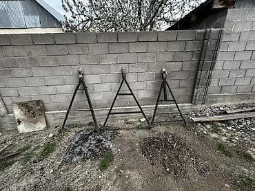 лес: Стальные треноги с крюками-блоками для подъёма и такелажа Описание: - — 3