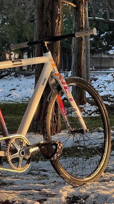 six flags: Городской велосипед, Рама M (156 - 178 см), Б/у — 2