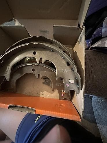 колодки ручника: Комплект тормозных колодок Новый, Аналог — 1