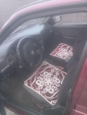 Унаа: Daewoo Nexia: 2010 г., Кол менен иштөөчү, Седан — 3