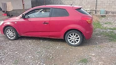 на запаску: Kia Ceed: 2008 г., 1.4 л, Ручные, Бензин, Хэтчбэк — 4