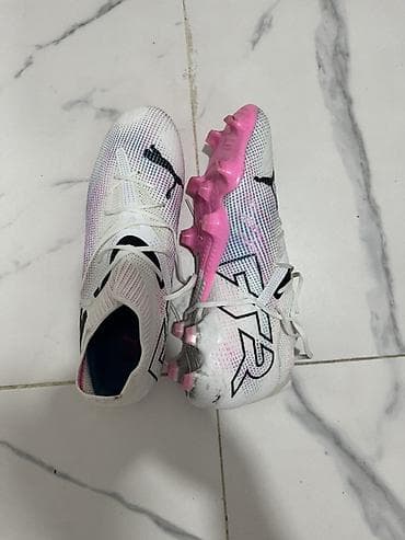 Спорттук сумкалар: Футбольные бутсы Puma Ultra (линейка скорости). - Тип поверхности — 3