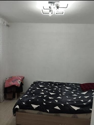 продаю участок старый толчок: Продаётся участок с домом в Ысык-Колдон (указание на местоположение — — 10