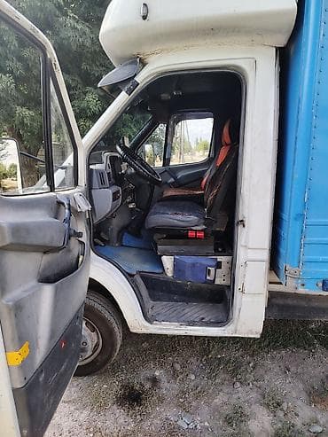 мото бокс: Грузовой фургон Mercedes-Benz (кабина Sprinter/Transporter) - Тип — 4