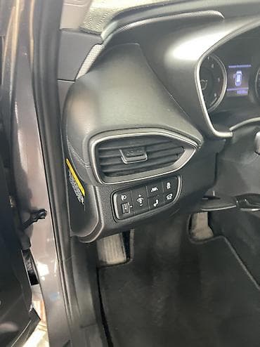 вмятина: Hyundai Santa Fe: 2020 г., 2 л, Автомат, Дизель, Кроссовер — 10