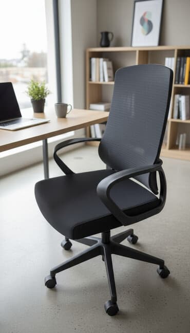 кресло для офис: Офисное кресло, С колесиками, цвет - Черный — 1