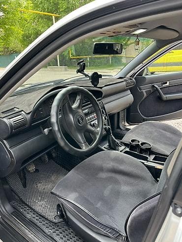 ка 40: Audi 100: 1991 г., Седан — 7