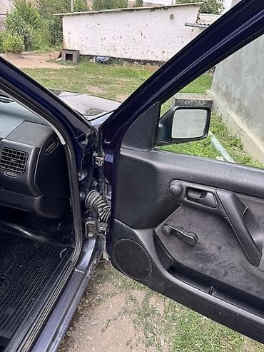 автомобиль венто: Volkswagen Vento: 1994 г., 1.8 л, Механика, Бензин, Седан — 6