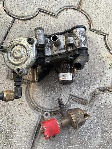 Детали двигателя и моторы в сборе: Топливная аппаратура Mitsubishi 2015 г., Б/у, Оригинал — 1