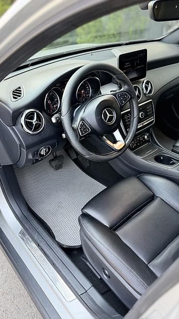 Mercedes-Benz GLA-Class: 2018 г., 2 л, Автомат, Бензин, Хэтчбэк — 10