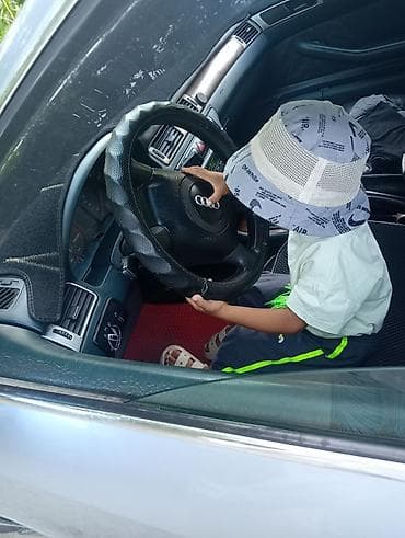 Audi A6: 1998 г., Седан