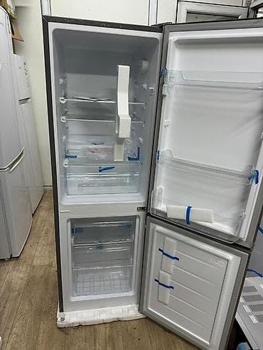fridge: Холодильник двухкамерный с нижней морозильной камерой, серебристый — 2