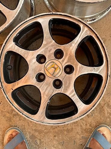 13 диска титан: Литые Диски R 15 отверстий - 5, Б/у — 3