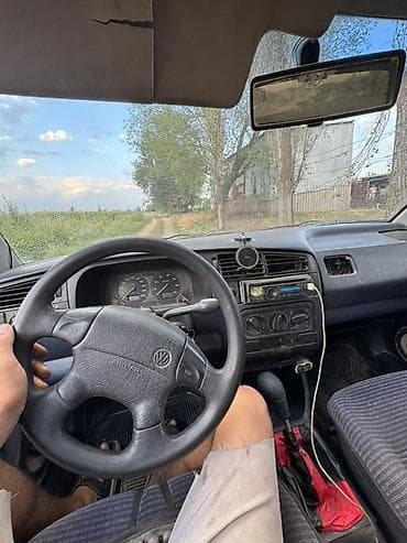 гетс капот: Volkswagen Golf: 1992 г., Механика, Бензин, Хэтчбэк — 10