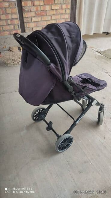 продаю в связи с переездом: Срочно продаю фиолетовый коляска б/у тормоз работает бампер нету — 9