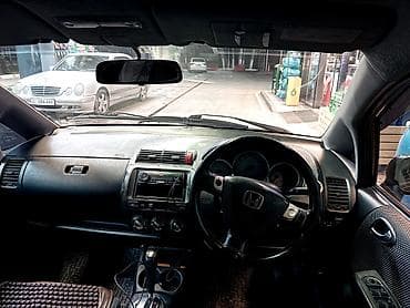 вампер на фит: Honda Fit: 2003 г., 1.5 л, Автомат, Бензин, Хэтчбэк — 6