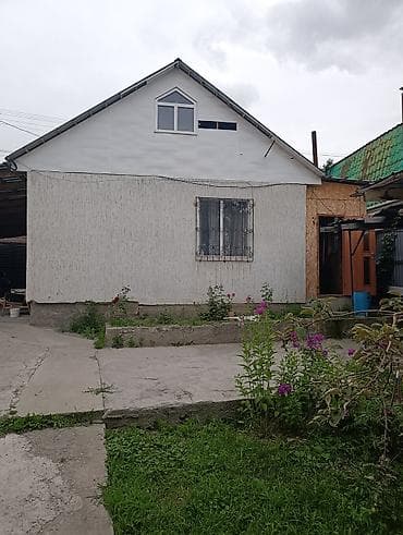 продом дом: Навес/веранда у дома - Просторный навес на опорах, примыкает к стене — 5