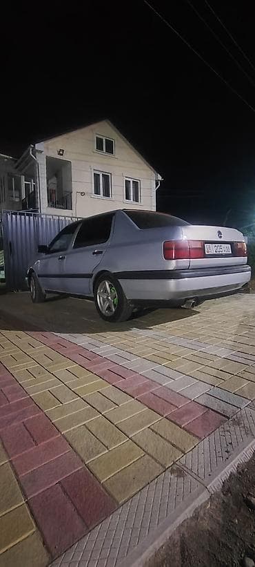 pasat b5: Volkswagen Vento: 1993 г., 1.8 л, Механика, Бензин — 8