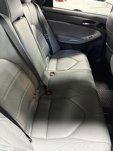 Toyota Avalon: 2021 г., 2.5 л, Вариатор, Гибрид, Седан — 4