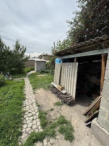 район киркомстром: Продаётся дом, 4,5 сотки. Есть центральная канализация и центральное — 7