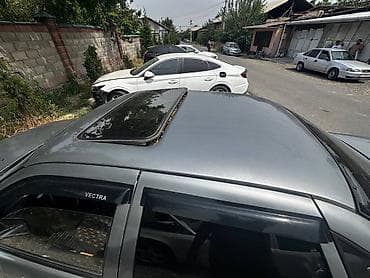 mersedes e class: Opel Vectra: 1993 г., 1.6 л, Механика, Бензин, Хэтчбэк — 5