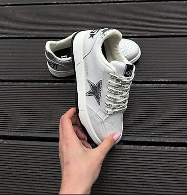 off white: Кроссовки, 39, Golden Goose, Новый, цвет - Белый, Платная доставка — 1