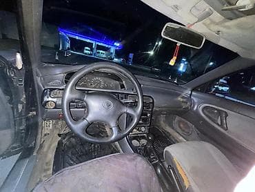 мазда 322: Mazda 626: 1992 г., 1.8 л, Механика, Бензин, Седан — 7