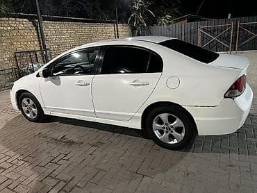 8: Honda Civic: 2008 г., 1.8 л, Механика, Бензин, Седан — 2