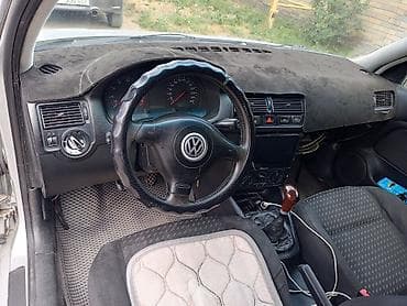 Унаа сатуу: Volkswagen Golf: 2000 г., 2 л, Кол менен иштөөчү, Бензин, Хетчбек — 6